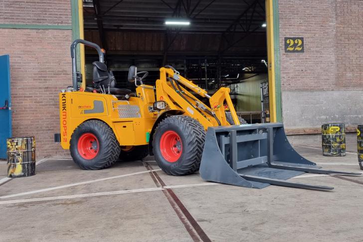 De Schans roept Knikmops-wielladers terug, rolbeugel blijkt onveilig